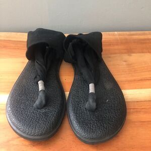4 for $20 Sanuk Black Classic Yoga Slingback Fabric Thong Sandals (10)